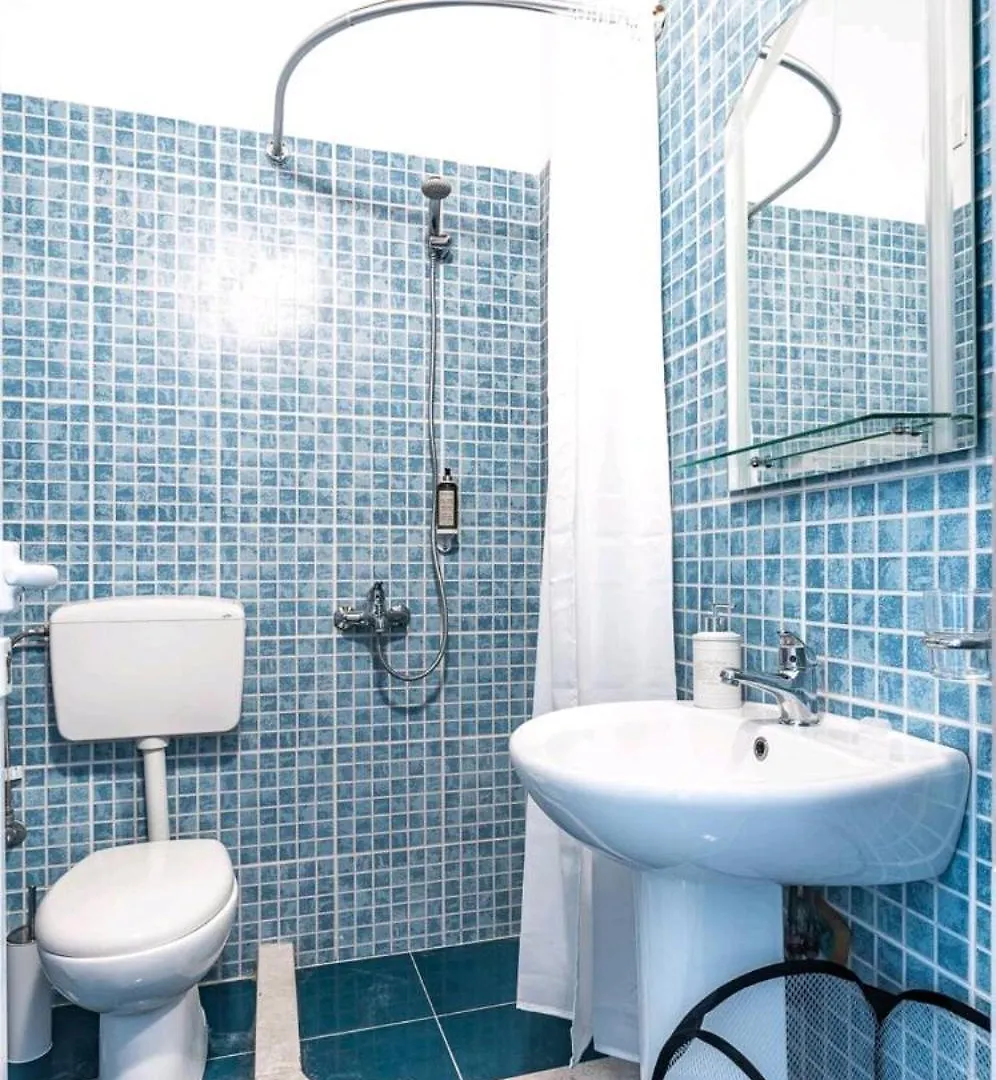 Casablanca Rooms Himare 0*,